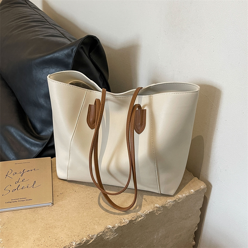 Women Bags Sale - حقائب يد بسوستة أحادية اللون للنساء