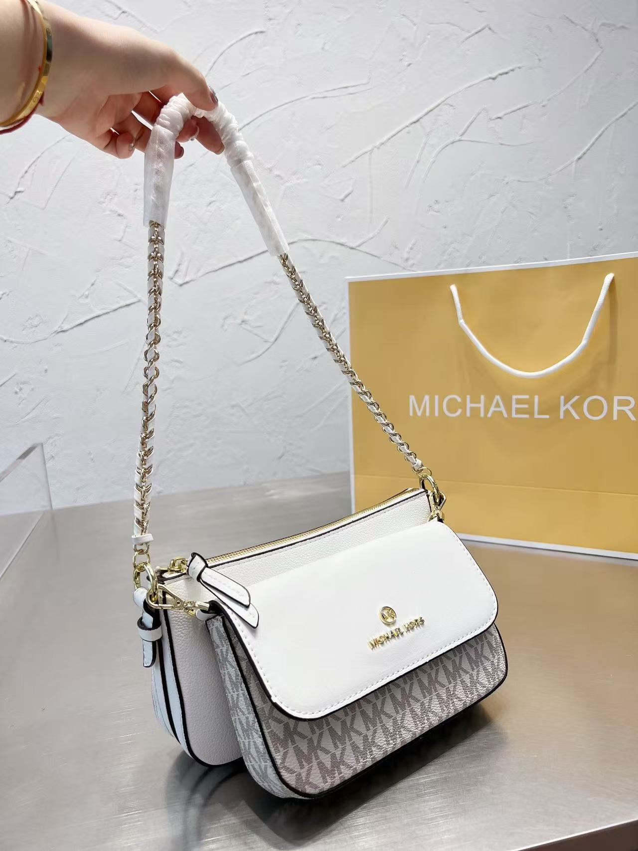 Women'S Bags Michael Kors - حقيبة كتف وحقيبة كروس بودي كبيرة