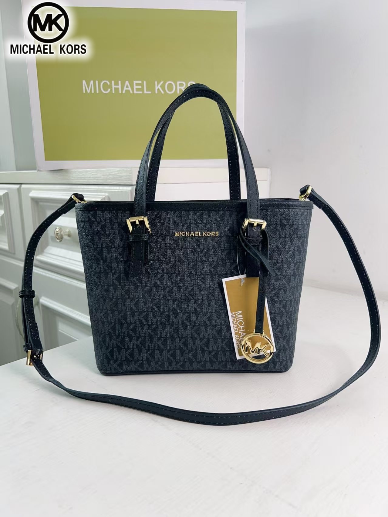 حقيبة كتف نسائية فاخرة من مايك - مراجعة Women'S Bags Michael Kors وسعره