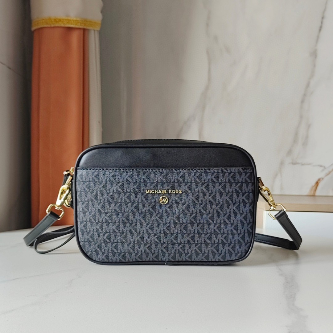 حقيبة كاميرا كروس بودي من مايك - مراجعة Women'S Bags Michael Kors وسعره