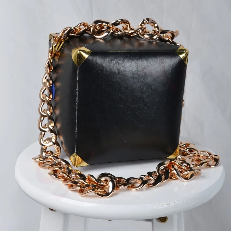 جينشين إمباكت ييلان نينغقوانغ  - مراجعة Women Bags Europe وسعره