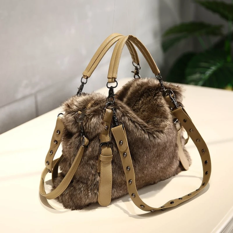 الصوفية المخملية المرأة العصري - مراجعة Women Bags Guess وسعره