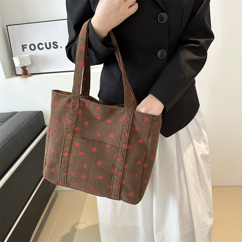 سروال قصير حقيبة يد الفراولة ح - مراجعة Women Bags Guess وسعره