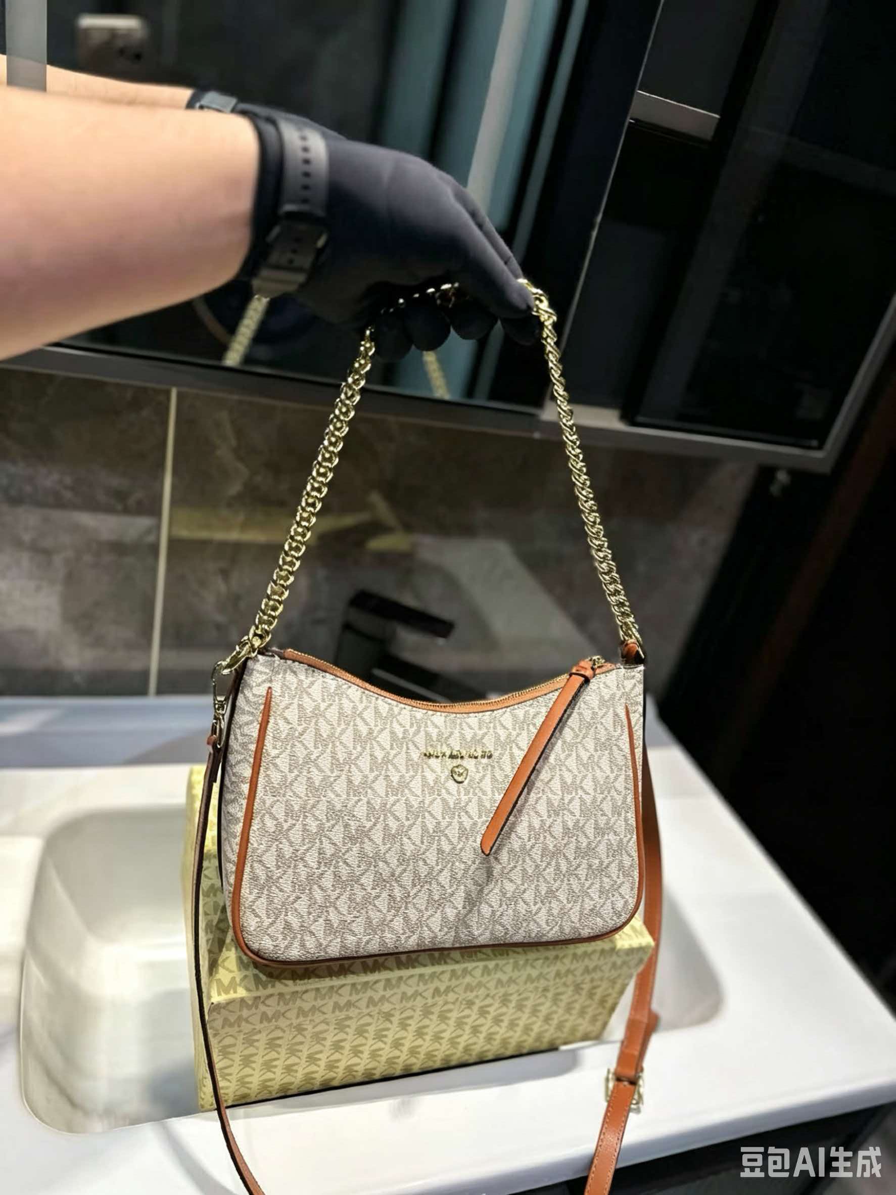 حقيبة ماهجونغ صغيرة للسفر من م - مراجعة Women'S Bags Michael Kors وسعره