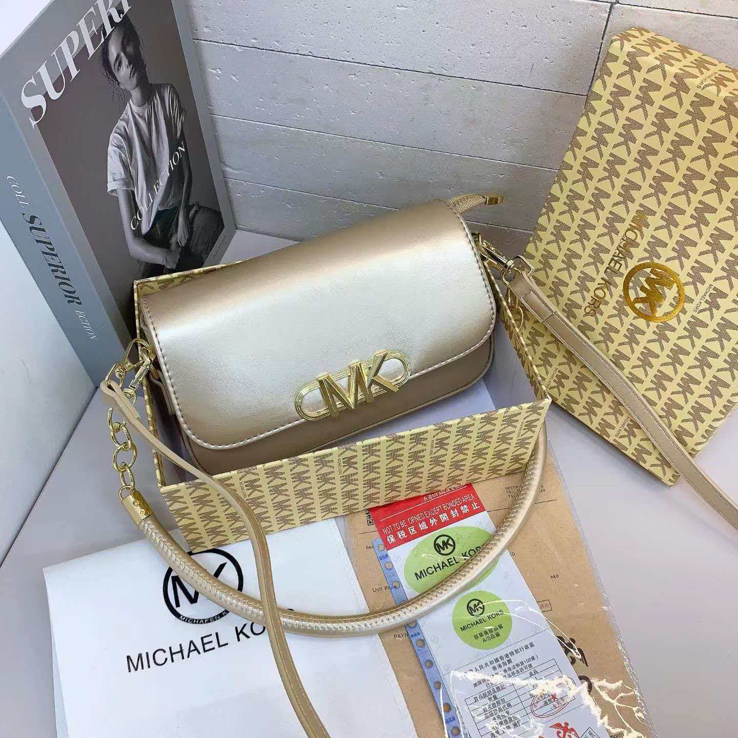 حقيبة نسائية من مايكل كورس، حق - مراجعة Women'S Bags Michael Kors وسعره