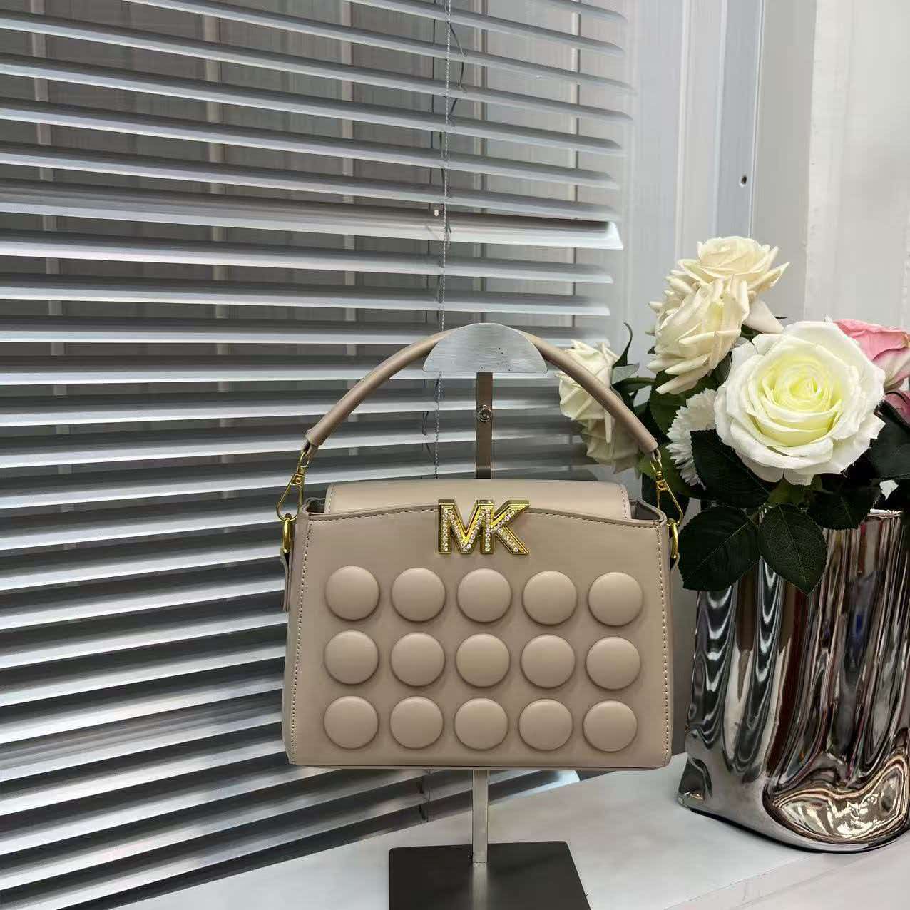 حقيبة يد نسائية فاخرة خفيفة ال - مراجعة Women'S Bags Michael Kors وسعره