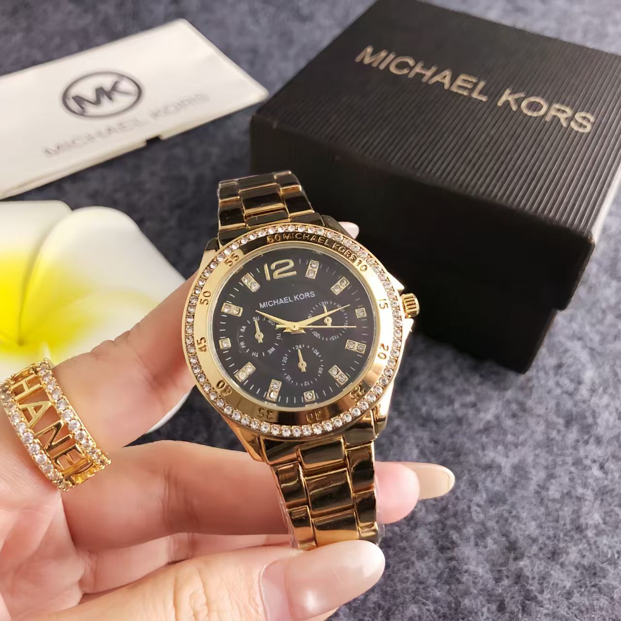 ساعة مايكل كورس النسائية الأني - مراجعة Women'S Bags Michael Kors وسعره