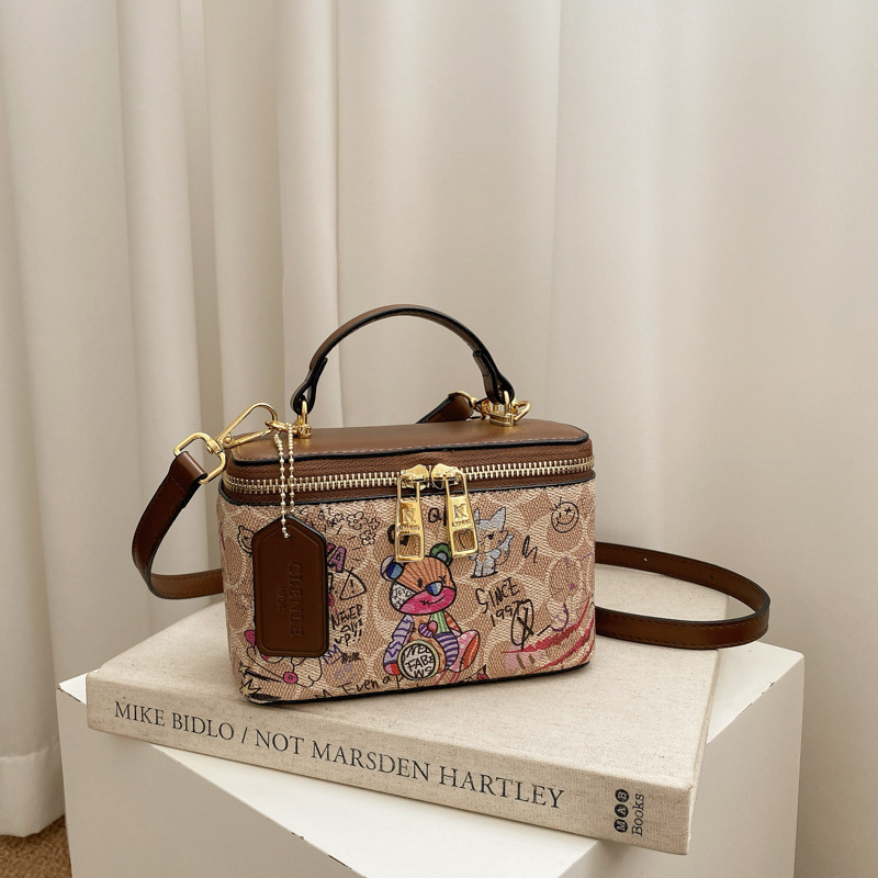 حقيبة يد نسائية كلاسيكية 2026  - مراجعة Women Vanity Bags وسعره